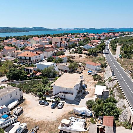 Apartments With A Parking Space Pirovac, Sibenik - 13263 Εξωτερικό φωτογραφία