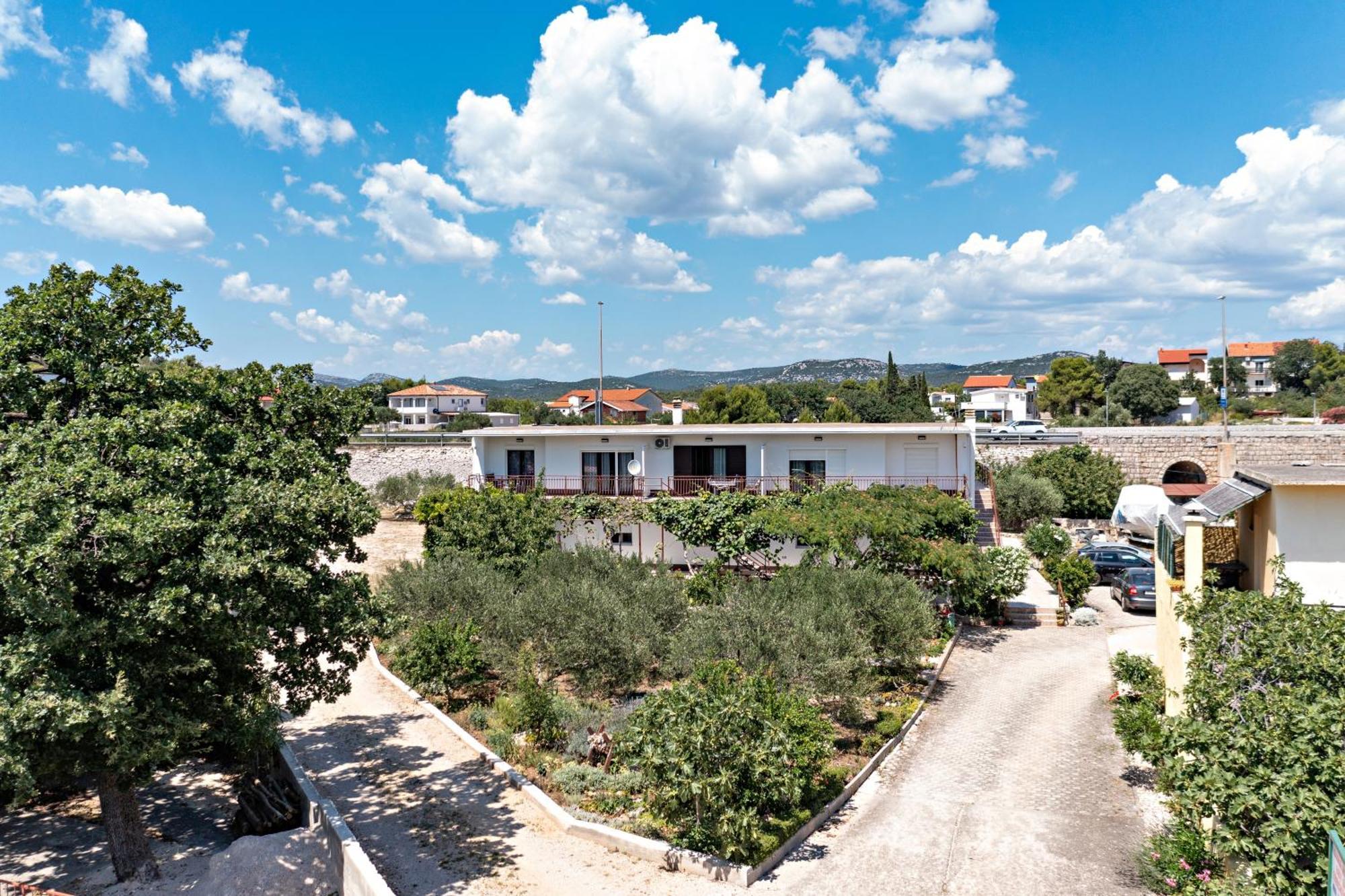 Apartments With A Parking Space Pirovac, Sibenik - 13263 Εξωτερικό φωτογραφία