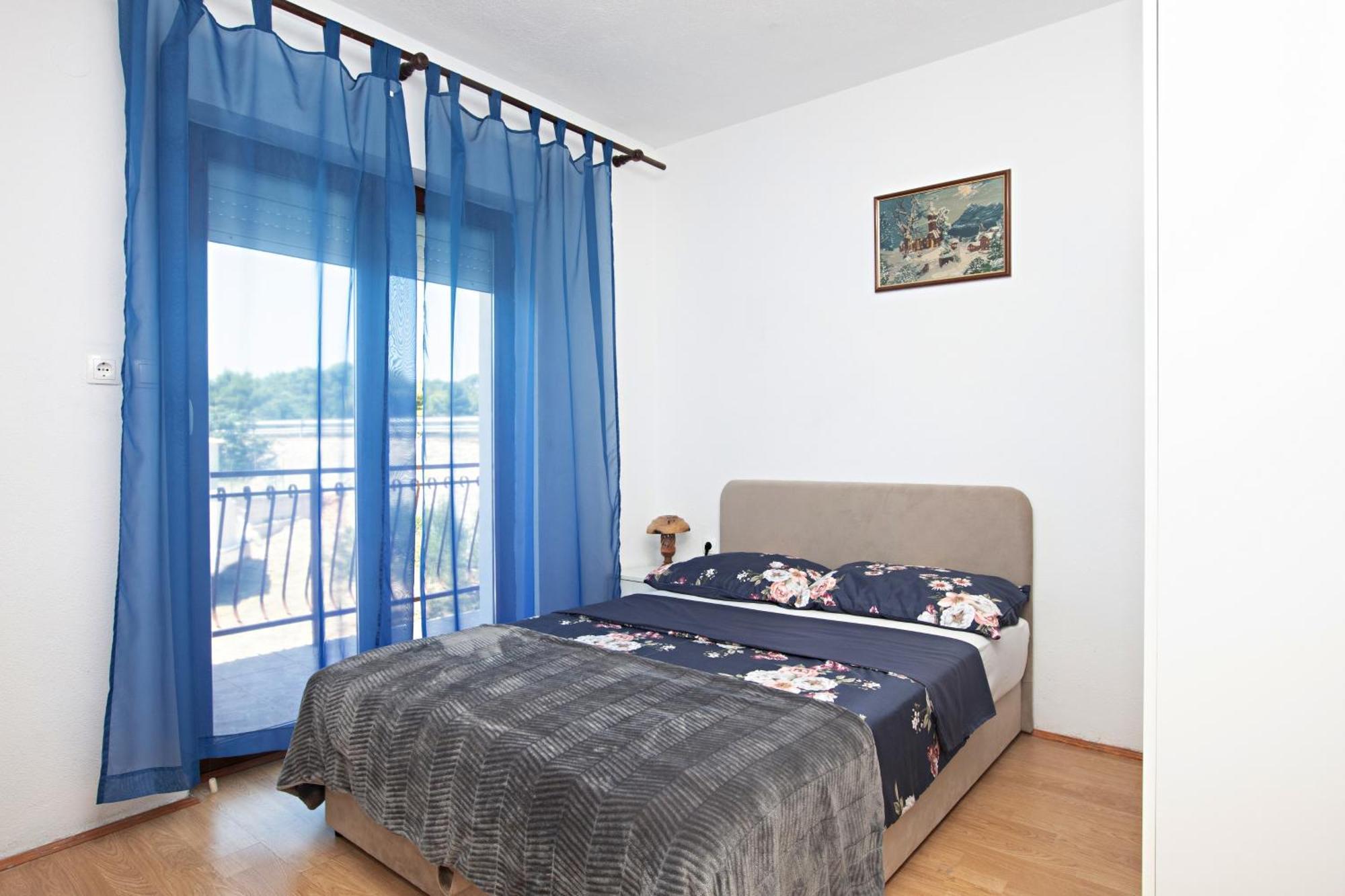 Apartments With A Parking Space Pirovac, Sibenik - 13263 Εξωτερικό φωτογραφία